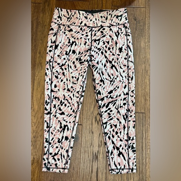 Women’s DKNY Sport leggings - pink black white - size XL - thigh pockets. Soft - Picture 4 of 9